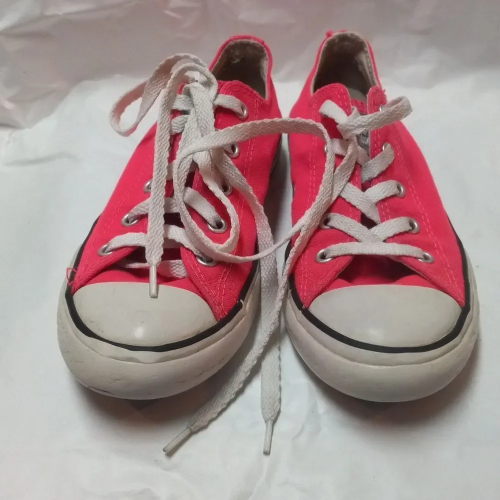Converse Hot Pink Low Top Little Girl Size 2 Youth
